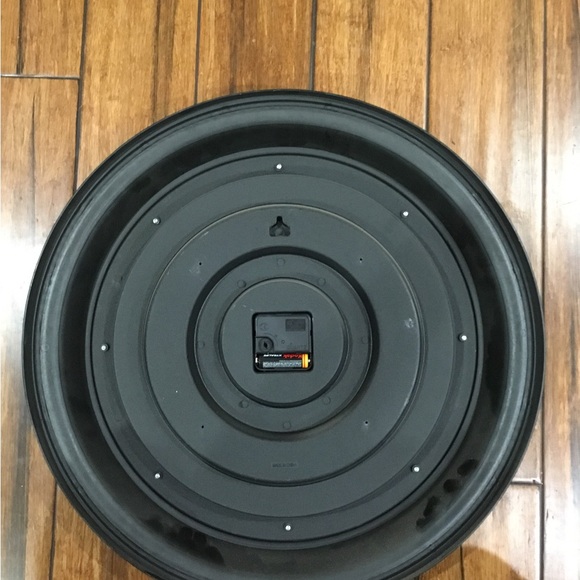 Clock - Picture 4 of 4